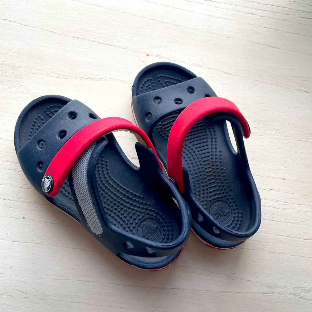 Toddler size 8 Velcro crocs sandals